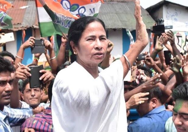 West Bengal Civic Poll Results Mamatas Trinamool Storms To 4 Wins Loses 3 To Strong Gjm Bjp Show पश्चिम बंगाल: निकाय चुनावों में BJP की उम्मीदों पर पानी, ममता की पार्टी की बड़ी जीत