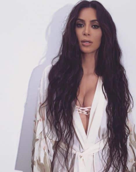 Kim Kardashiankim की इस फोटो ने सोशल मीडिया पर तहलका मचा दिया है.