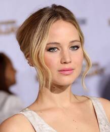 कमाई के मामले में दीपिका विश्व की टॉप 10 अदाकाराओं में शामिल  