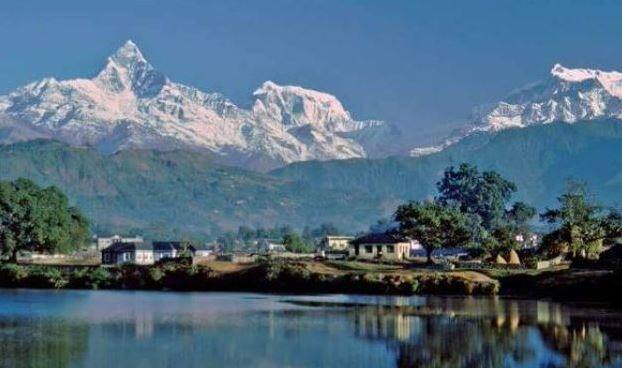 नेपाल के पहाड़ी इलाको में सफर करने का दिल हो तो बस नेपाल की तरफ बढ़ चलिए नेपाल में प्रवेश पाने के लिए आपके पास कोई भी फोटो आइडी होनी चाहिए. आपको बता दें नेपाल के अलावा किसी भी दूसरे देश में जाने के लिए आपके पास पासपोर्ट होना जरुरी है.