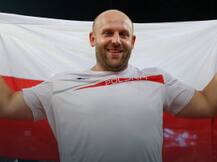 पोलैंड के ओलंपिक खिलाड़ी ने कैंसर पीड़ित बच्चे के इलाज के लिए पदक बेचा