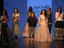 कंगना की सेल्फी से लेकर श्रद्धा का गाउन तक 'लैक्मे फैशन वीक' में हुईं ये चर्चाएं