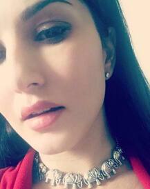 IN PICS: सनी की ये खास तस्वीरें आपने देखीं क्या..!