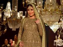 करीना से लेकर करिश्मा तक ने 'लैक्मे फैशन वीक' के दौरान ये क्या बोल दिया...