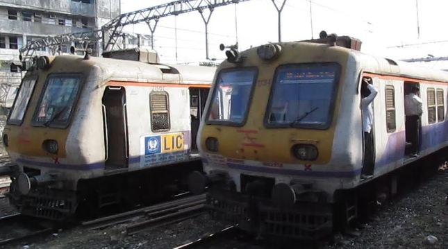 Central government launched 350 additional local train services for government employees from 1 July in Mumbai ann मुंबई में 1 जुलाई से केंद्र सरकार ने सरकारी कर्मचारियों के लिए शुरू की 350 अतिरिक्त लोकल ट्रेन सेवा