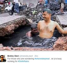 बारिश से दिल्ली हुई सराबोर, ट्रॉल्स ने साधा सीएम केजरीवाल पर निशाना!