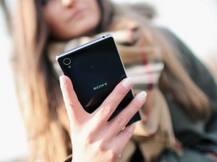 स्मार्टफोन से किशोरियों को यौन शिक्षा देना आसान!