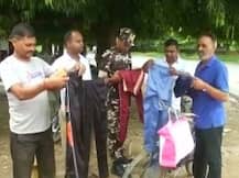 एक राष्ट्रीय हॉकी कोच ऐसा भी, साइकिल पर टीशर्ट बेचकर कर रहा है गुजारा!