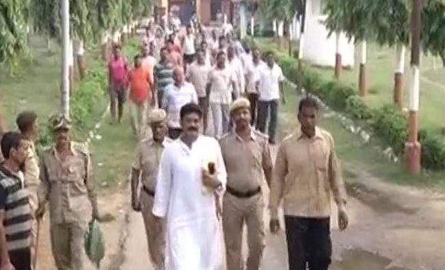 बिहार : सरकारी वकील पर शहाबुद्दीन की मदद का आरोप, बीजेपी ने नीतीश को घेरा Bjp Attacks Nitish On Shahabuddin Issue बिहार : सरकारी वकील पर शहाबुद्दीन की मदद का आरोप, बीजेपी ने नीतीश को घेरा