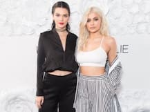 लिफ्ट में फंसीं जेनर बहनें