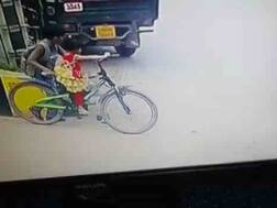 'अनोखी' किडनैपिंग, 5 साल की बच्ची को उठा ले गया 13 साल का बच्चा