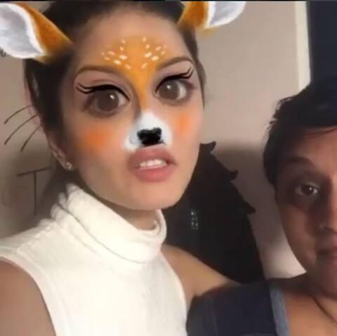 Watch: सनी की ये वीडियो देखकर हंस-हंसकर लोटपोट हुए बिना नहीं रह पाएंगे आप...!