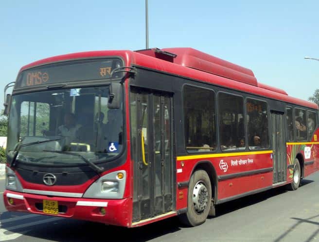 DTC की हर बस में शिकायत पुस्तिका होती है. ये पुस्तिका कंडक्टर के पास होती है. आप अपनी शिकायत इस पुस्तिका में भी लिख सकते हैं.