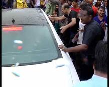 गणपति विसर्जन कार्यक्रम में रणधीर कपूर और ऋषि कपूर ने पत्रकारों के साथ की बदसलूकी