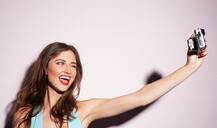 अगर आप भी सोशल मीडिया पर डालते हैं सेल्फी, तो ये खबर आपके लिए है!
