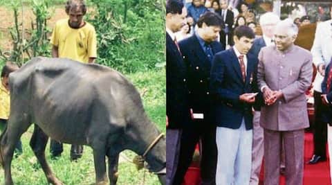 IN PICS: 1998 क्रिकेट वर्ल्डकप का स्टार क्रिकेटर आज चरा रहा है भैंस...! IN PICS: 1998 क्रिकेट वर्ल्डकप का स्टार क्रिकेटर आज चरा रहा है भैंस...!