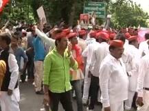 यूपी : अब सड़क तक पहुंची तकरार, आज तय होगा- टिकट बंटवारे का बॉस कौन