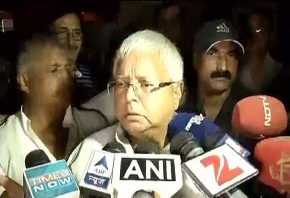 उरी में सेना के 12 ब्रिगेड के हेडक्वार्टर पर हुए आतंकवादी हमले को आरजेडी प्रमुख लालू प्रसाद यादव ने केंद्र की नरेंद्र मोदी सरकार की लापरवाही को जिम्मेदार ठहराया है.