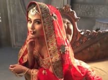दुल्हन के दिलकश अवतार में नजर आईं मौनी रॉय