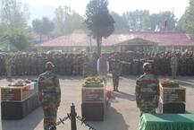 श्रीनगर: शहीदों को बादामी बाग कैंप में दी गई श्रद्धांजलि, CM महबूबा भी थीं मौजूद