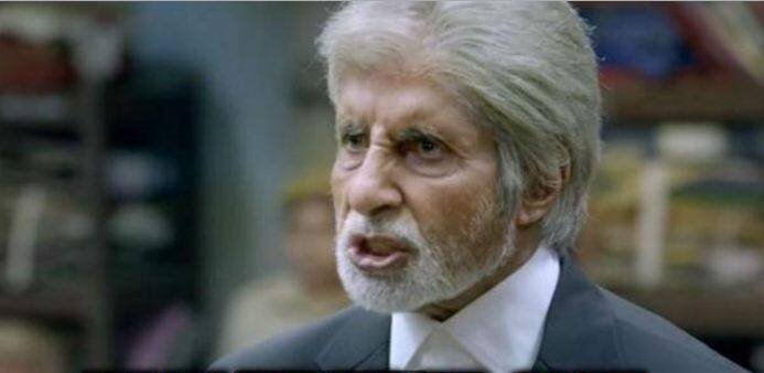 अमिताभ बच्चन ने ट्वीट कर लिखा, 'हम उनके लिए प्रार्थना करते हैं जिन्होनें हमारे लिए बलिदान दिया. लेकन हम बहुत बहुत गुस्सा हैं.'