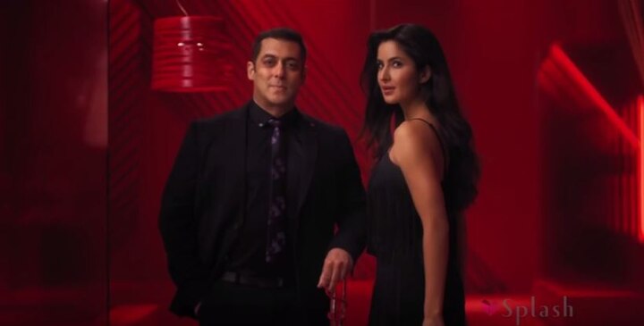 Tiger 3 Salman Khan and Katrina Kaif take selfie with Russian fans Salman Khan और Katrina Kaif ने रशियन फैंस के साथ ली सेल्फी, जीता लोगों का दिल, देखें फोटो