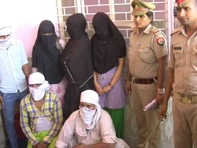 पुलिस इस हत्या के पीछे किसी पेशेवर हत्यारे का हाथ मान रही थी, लेकिन पुलिस ने जब इस खूनी वारदात की परत-दर -परत पड़ताल की तो इस हत्या के पीछे का वो सनसनीखेज मामला सामने आया तो जांच कर रही पुलिस भी हैरान रह गयी.