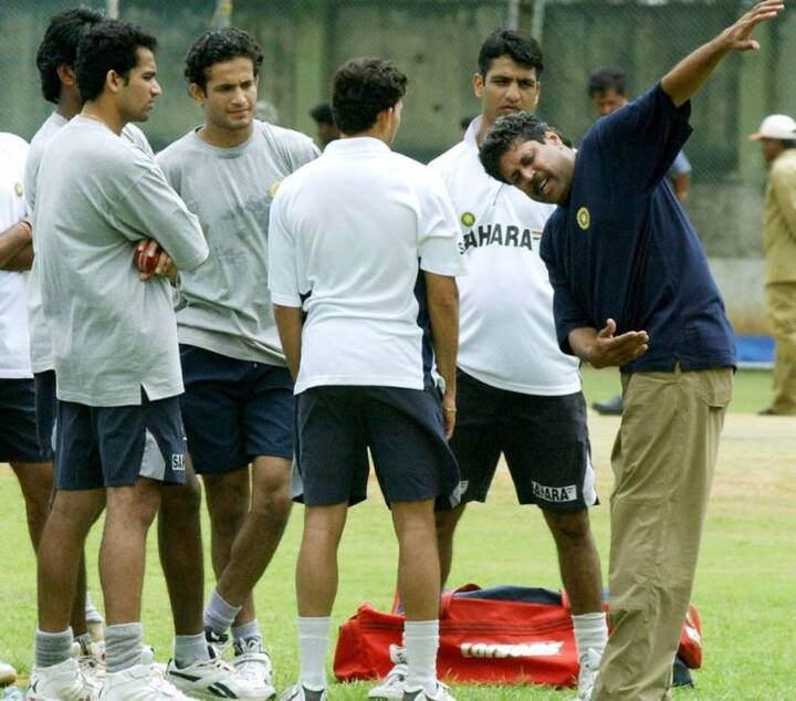 1983 में विश्वकप विजेता टीम के कप्तान कपिल देव को ऑलराउडंर के रूप में टीम में जगह मिली है जबकि पूर्व गेंदबाज जहीर खान को तेज गेंदबाज के तौर पर आठवें स्थान पर टीम में रखा गया है.