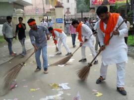 States MGKVP के छात्रसंघ चुनाव प्रचार में दिखा स्वच्छ भारत मिशन का क्रेज