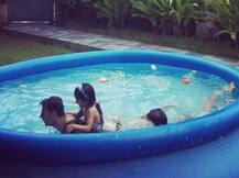 SEE PICS: बेटी के जन्मदिन पर मगरमच्छ बने अक्षय कुमार