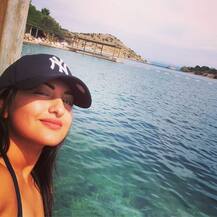 समंदर में नहा के नमकीन हुईं सोनाक्षी!