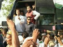 किसानों के खाते में क्यों नहीं आए 15 लाख रुपए: राहुल गांधी