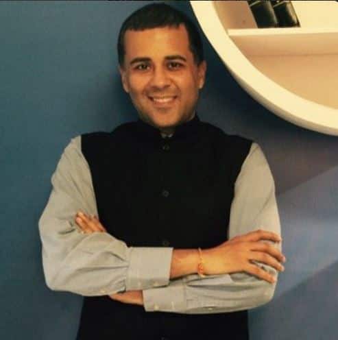 वहीं मशहूर लेखक और पटकथा लेखक चेतन भगत ने ट्वीट कर लिखा, 'हमारी सेना को सलाम जिसने इस खतरनाक मिशन को अंजाम दिया. जय हिंद'