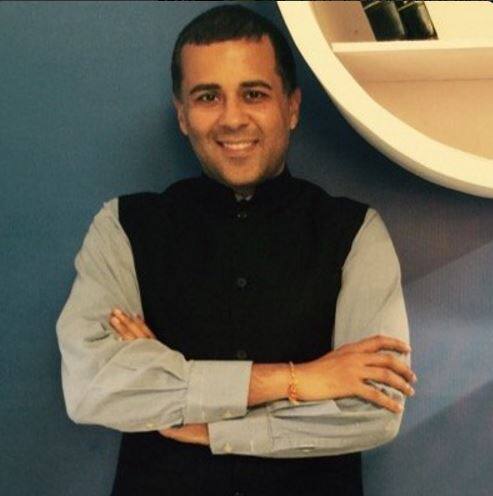 वहीं मशहूर लेखक और पटकथा लेखक चेतन भगत ने ट्वीट कर लिखा, 'हमारी सेना को सलाम जिसने इस खतरनाक मिशन को अंजाम दिया. जय हिंद' 