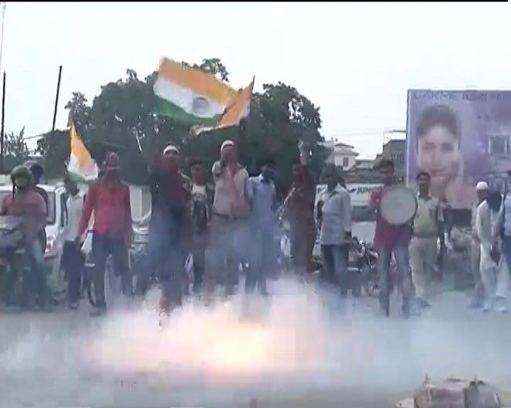 भारत की इस कार्रवाई के बाद देशभर में जश्न का माहौल छा गया है.