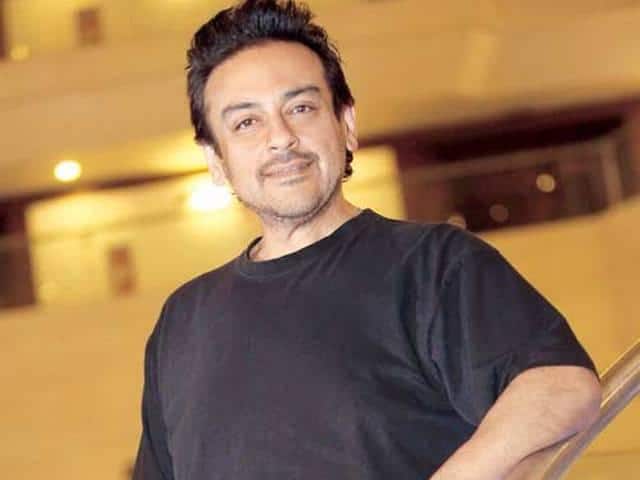इसके बाद से ही अदनान पर हमला शूरू हो गया. सोशल मीडिया पर उनकी खिंचाई शुरू हो गई. पाकिस्तान में शुक्रवार को ट्विटर पर Adnan Sami ट्रेंड करने लगा. 