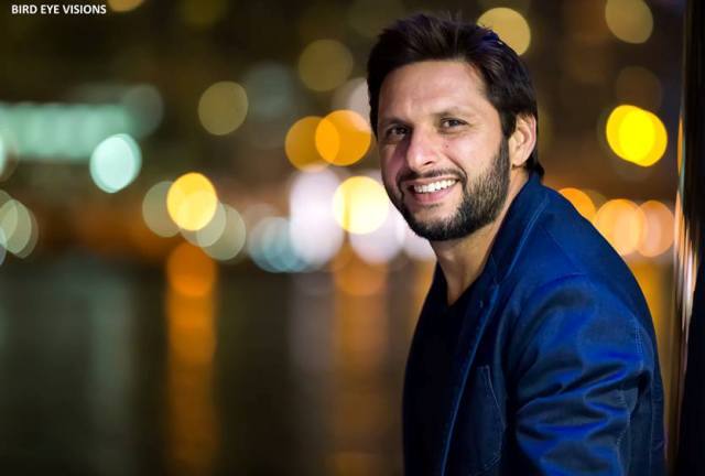  इससे पहले बीते दिन पाकिस्तान के स्टार ऑल राउंडर शाहिद अफरीदी ने भी ट्वीट कर दोनों देशों को बातचीत से मुद्दा हल करने की सलाह दी थी.