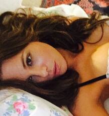 इस हीरोइन ने पोस्ट की उत्तेजक सेल्फी ली और दिया ये कैप्शन... ! 