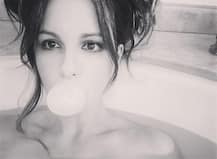 इस हीरोइन ने पोस्ट की उत्तेजक सेल्फी ली और दिया ये कैप्शन... ! 