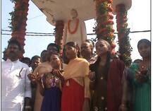 वाराणसी: दिव्यांगों ने धूमधाम से मनाई लाल बहादुर शास्त्री की 112वीं जयंती