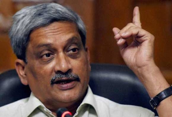 Governor Mridula Sinha Appointed Manohar Parrikar As Chief Minister Asked Him To Prove Majority In State Assembly Within 15 Days राज्यपाल ने पर्रिकर को मुख्यमंत्री नियुक्त किया, साबित करना होगा बहुमत