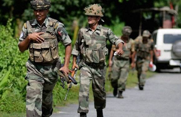उरी अटैक का बदला लेते हुए भारतीय सेना ने पाकिस्तान के कब्ज़े वाले कश्मीर में घुसकर 7 लॉंच पैड्स को तहस नहस कर दिया. जिसमें भारत ने 38 आतंकियों को भी ढेर कर दिया था जिसके बाद पाकिस्तानी क्रिकेट शाहिद अफरीदी और क्रिकेटर से नेता बने इमरान खान ने भी अपनी प्रतिक्रिया दी थी.