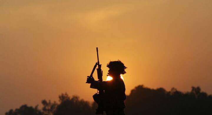 LOC के अंदर जा कर आतंकवादियों के खिलाफ सर्जिकल स्ट्राइक के बाद से पाकिस्तान का हाल बेहाल है. राजनेता से लेकर खिलाड़ी तक इस मसले पर अपनी राय रखी है.