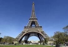 भारतीय डिजाइनर एफिल टॉवर पर पेश करेंगे कलेक्शन