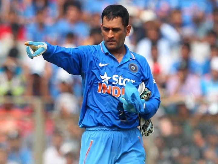 कुछ ऐसे एड्स भी दिखाए गए हैं जो धोनी ने कभी किए ही नहीं.