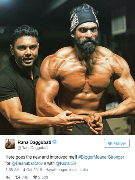 वेट ट्रेनिंग और कार्डियो के साथ वे रोजाना दो से तीन घंटे वर्कआउट को देते हैं. 