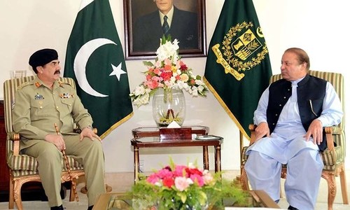 नवाज-राहिल में बढ़ा झगड़ा, नवाज ने कहा- \'सेना सरकार के काम में न दें दखल\'