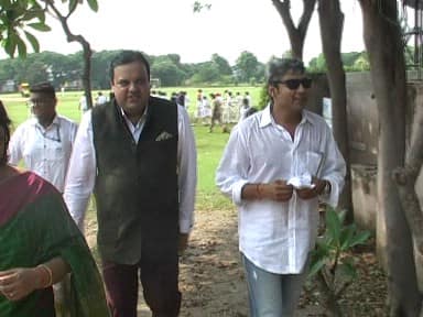 अफगानिस्तान में बिन लादेन रहता था तो क्या उस समय अफगानिस्तान से किसी के आने से बैन था क्या? किसी देश के इंसान या खिलाड़ी की कोई गलती नहीं है. वैसे देश के पीएम जो कहे वहीं करना चाहिए. मोदी साहब मैसेज देते है बाकि लोग काम करते है. पुरे देश को पीएम के साथ चलना चाहिए.