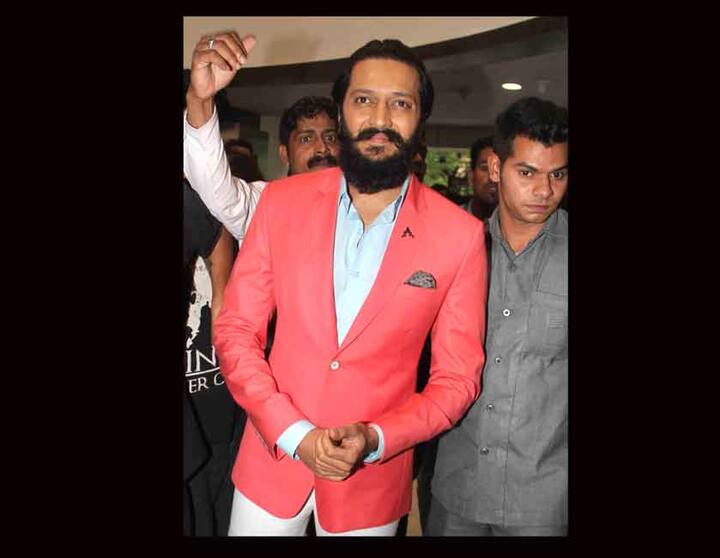 रितेश ने कहा कि उरी हमले का लक्षित हमलों के साथ भारत के जवाब को ‘सलाम’ करता हूं और महसूस करता हूं कि देश को हमलों का जवाब देना चाहिए.