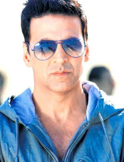 विश्व में सबसे ज्यादा कमाई करने वाले अभिनेताओं की लिस्ट में 10वें नंबर पर बॉलीवुड के खिलाड़ी यानी की अक्षय कुमार हैं. 